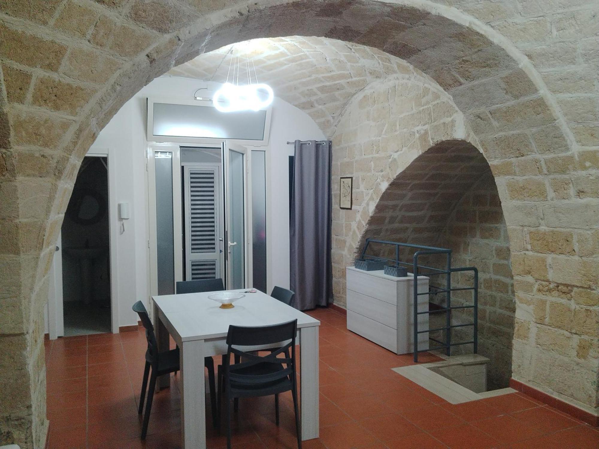 Casa Vacanza Nel Cuore Della Pietra Barletta Eksteriør billede