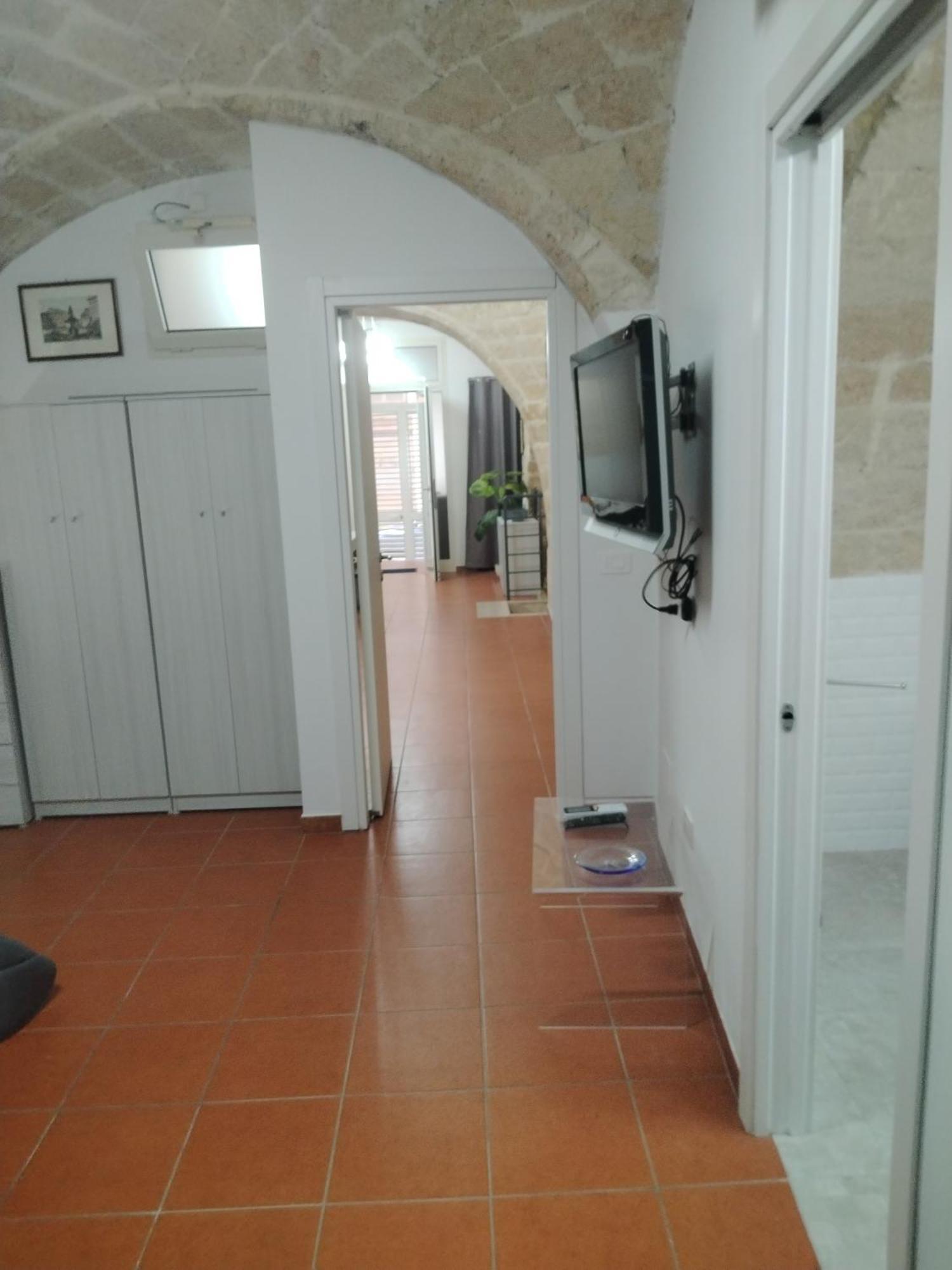 Casa Vacanza Nel Cuore Della Pietra Barletta Eksteriør billede